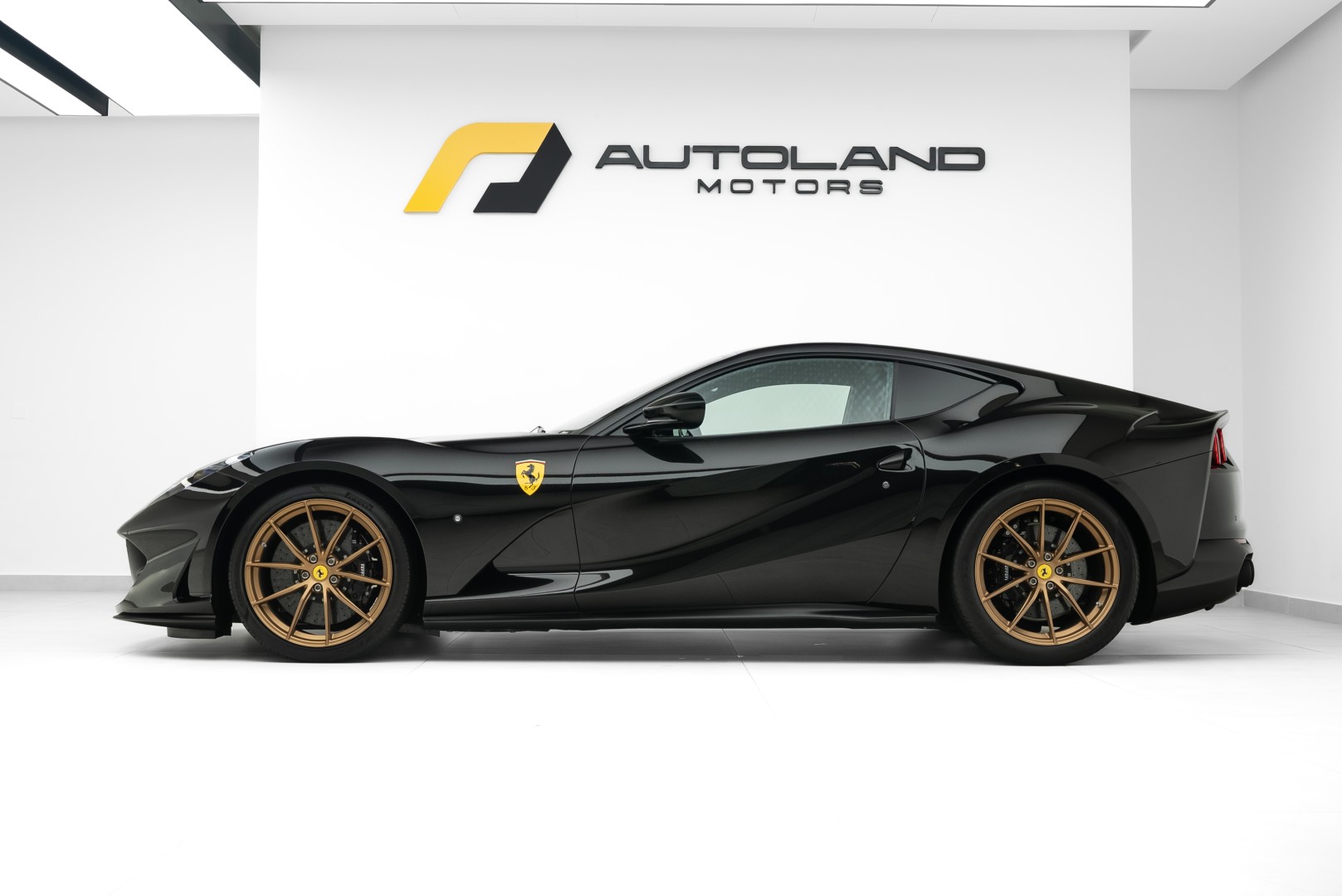 2O21 FERRARI 812 SUPERFAST TAILOR MADE WITH DEALER SERVICE CONTRACT